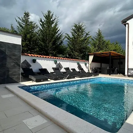 ゲストハウス Nada プーラ