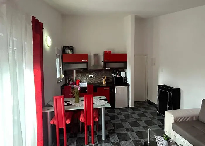 Gostinjska kuća Nada 3*